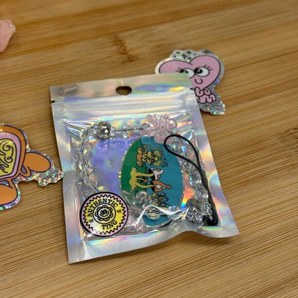 String Ting Teeny Charm Cutesy Pink Bows w Swarovski Crystals - Picture 3 of 4